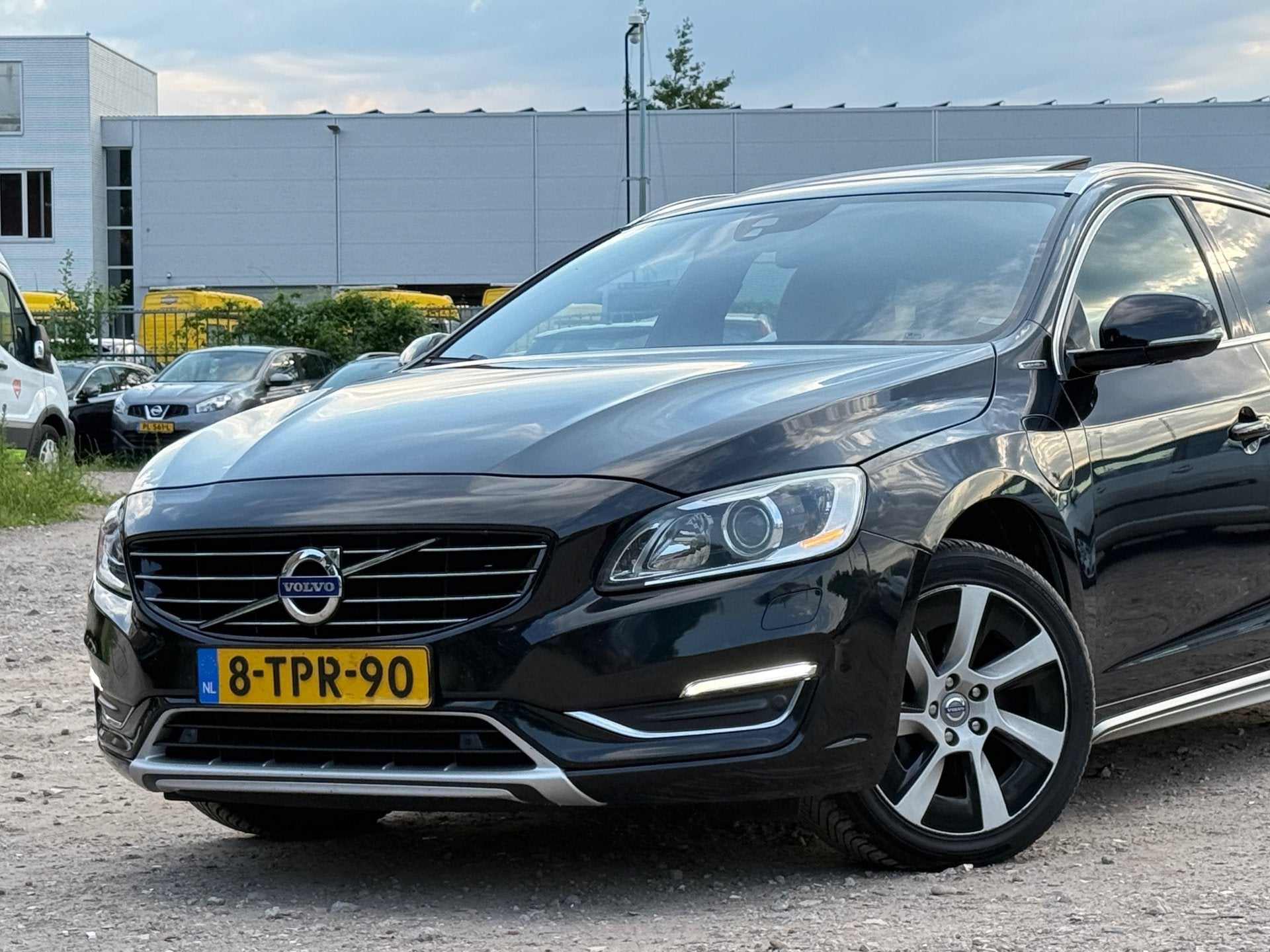 Volvo V60 2.4 D6 AWD Plug-In Hybrid Summum/DAK/LED, Auto's, Volvo, Automaat, Zwart, Vierwielaandrijving, Automatische klimaatregeling