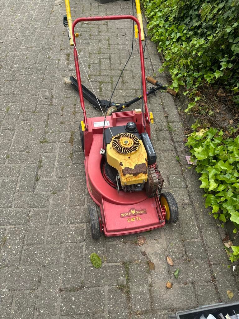Wolf Garten 2.42 TL Benzine Grasmaaier, Ophalen, Cirkelmaaier, Zo goed als nieuw, Benzine-grasmaaier