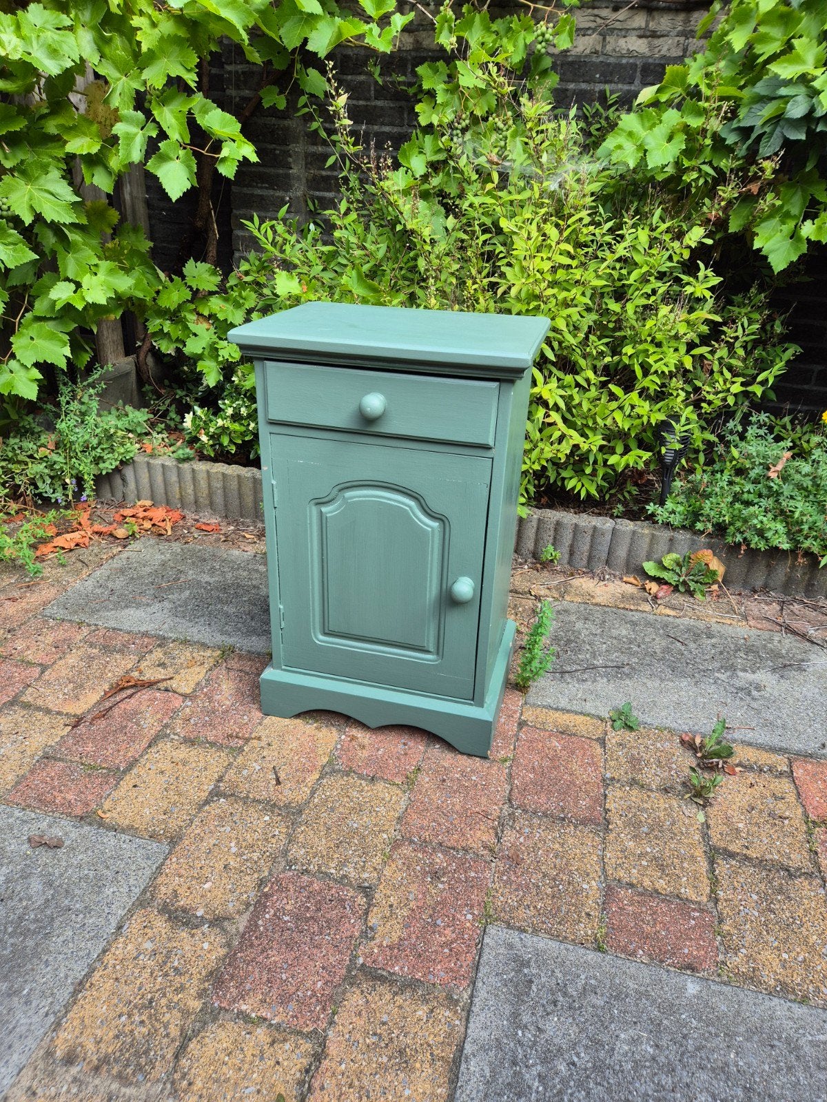 Authentiek groen vintage nachtkastje, Huis en Inrichting, Slaapkamer | Complete slaapkamers, Ophalen, Gebruikt, Eenpersoons, Vintage