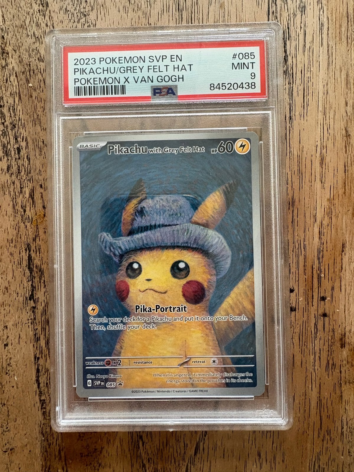 Pikachu met grijze vilten hoed Pokémon kaart PSA 9, Ophalen of Verzenden, Zo goed als nieuw, Losse kaart