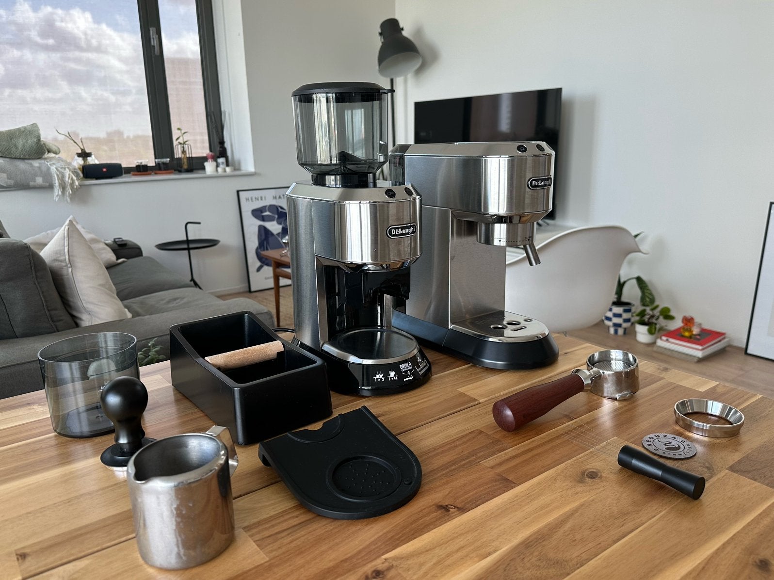 Complete De’Longhi Dedica barista set for sale, Ophalen, Zo goed als nieuw, Espresso apparaat