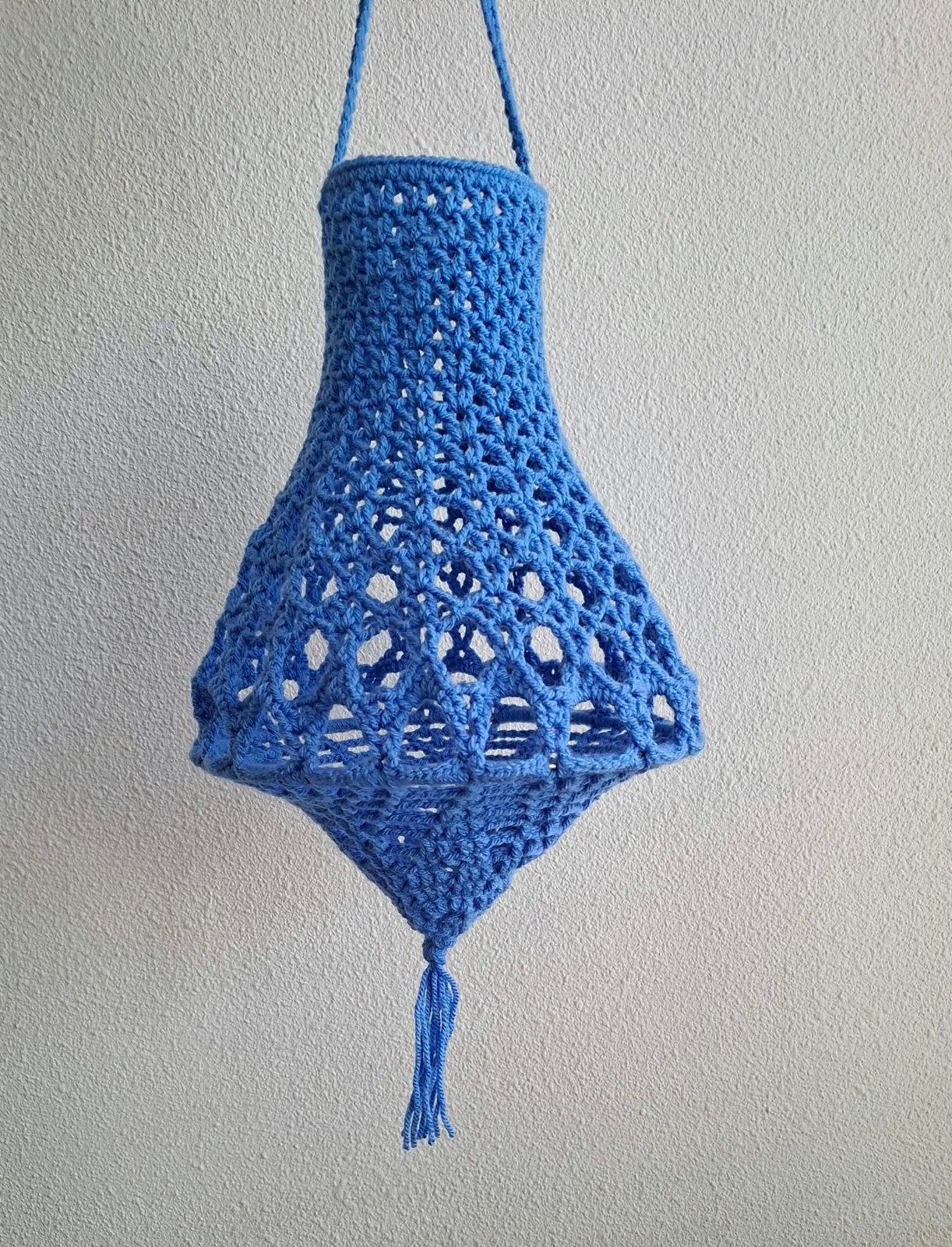 Leuke blauwe met de hand gehaakte kroonluchter - nieuw (KWF), Hobby en Vrije tijd, Ophalen of Verzenden, Nieuw, Haken, Overige typen