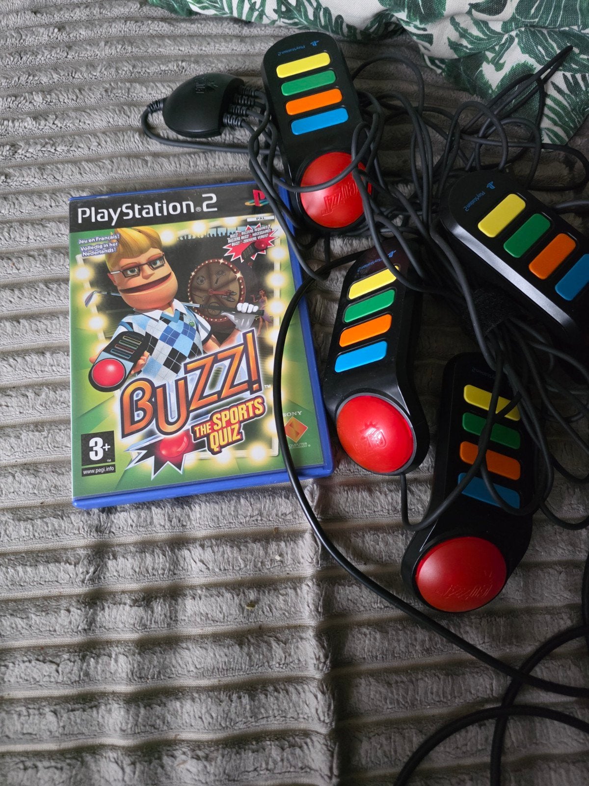 ps2. buzz met controle s, Spelcomputers en Games, Spelcomputers | Xbox Original, Ophalen of Verzenden, Zo goed als nieuw, Met 3 controllers of meer