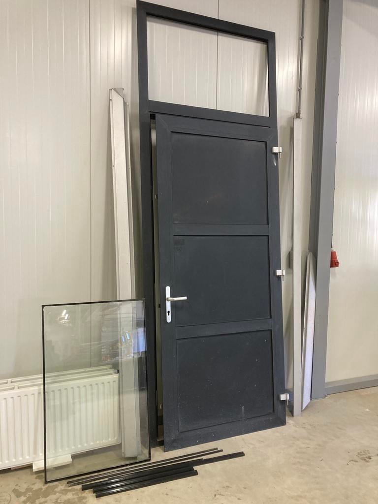 Loopdeur (sandwichpaneelwand) met kozijn compleet, Gebruikt, 215 cm of meer, Buitendeur, Glas