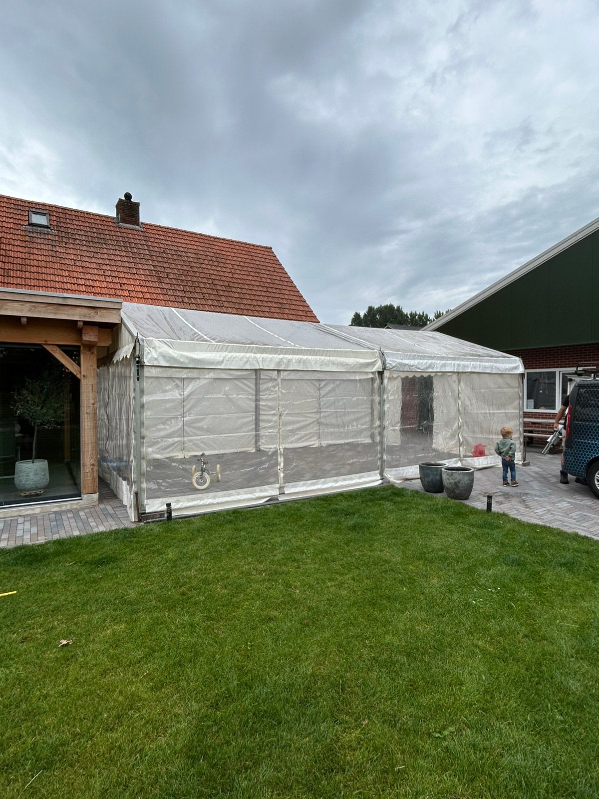 Aluhal 5 meter breed transparant dak Te Huur, 4M verlengbaar, Partytent, 6 meter of meer, Zo goed als nieuw, 8 meter of meer