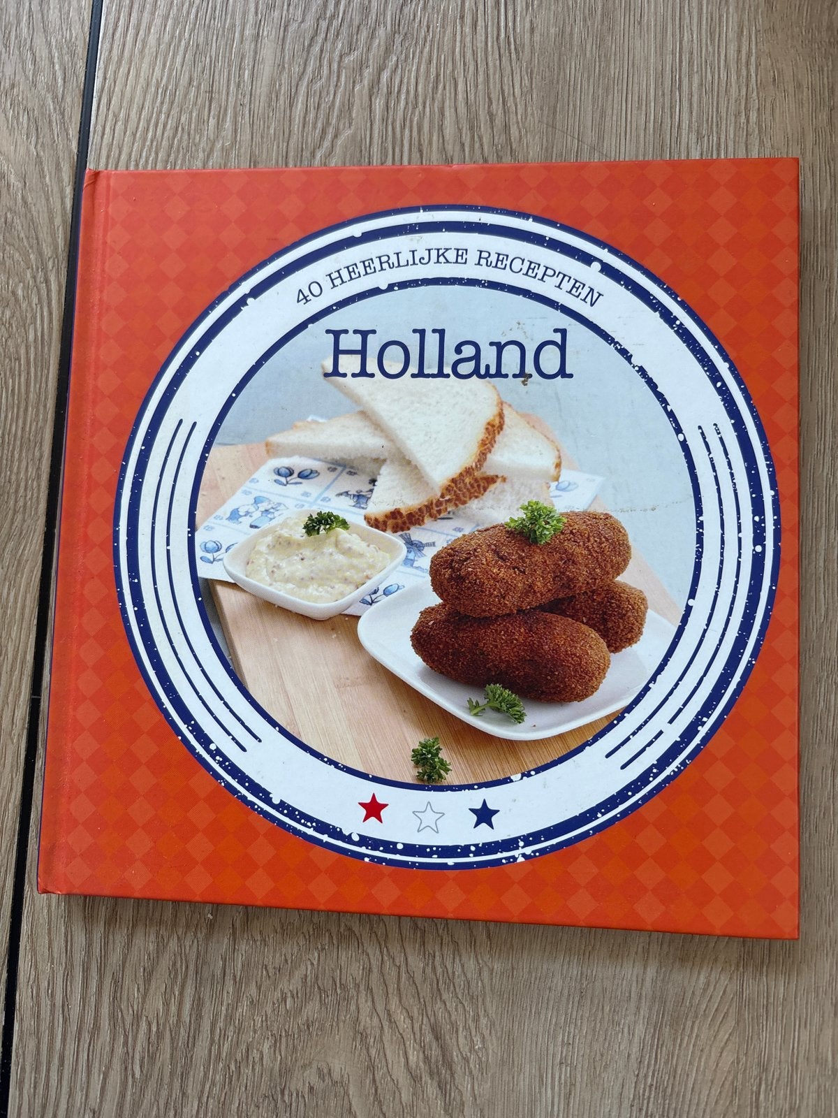 40 Heerlijke Recepten Holland Kookboek, Boeken, Ophalen of Verzenden, Zo goed als nieuw, Nederland en België, Hoofdgerechten