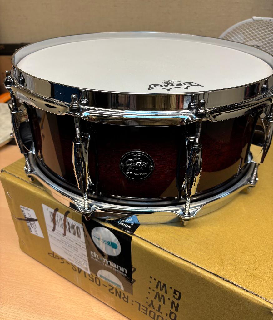 Gretsch snare drums 14"X5,5" Renown Maple Cherry Burst, Muziek en Instrumenten, Drumstellen en Slagwerk, Ophalen, Nieuw, Overige merken