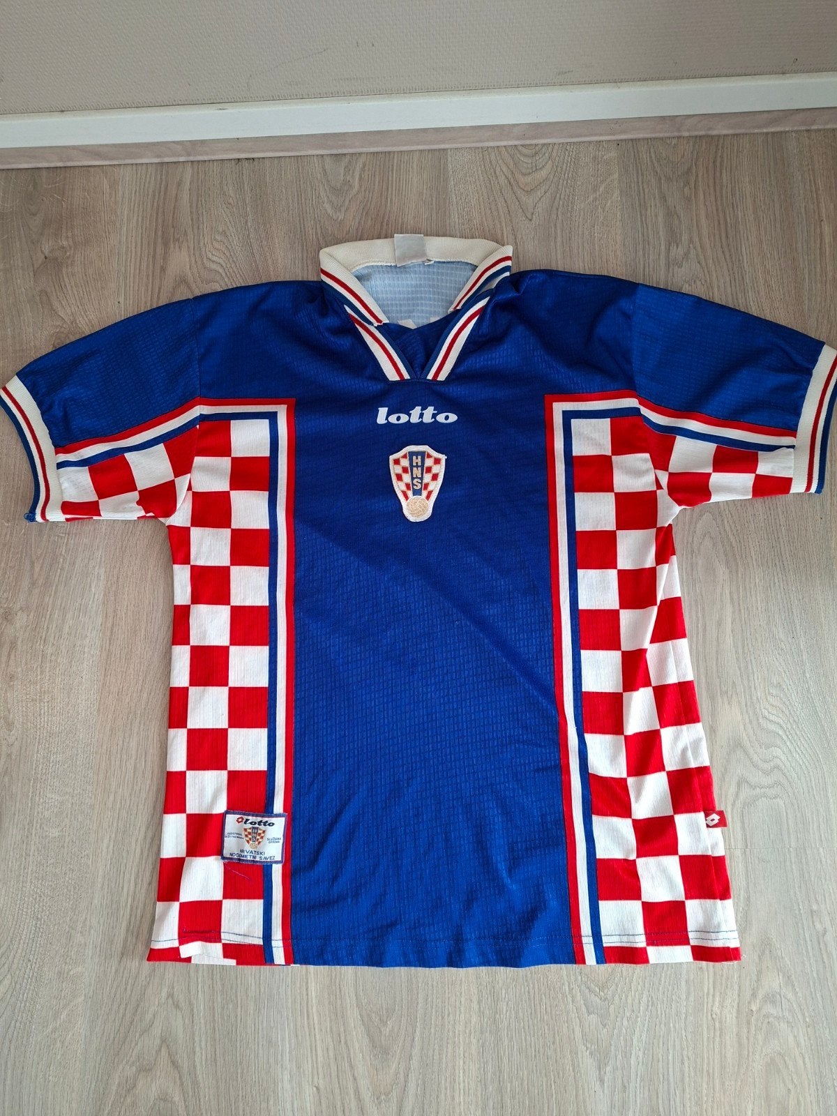Kroatië Šuker 9 voetbalshirt 98/01 Lotto XL, Maat XL, Ophalen of Verzenden, Zo goed als nieuw, Shirt