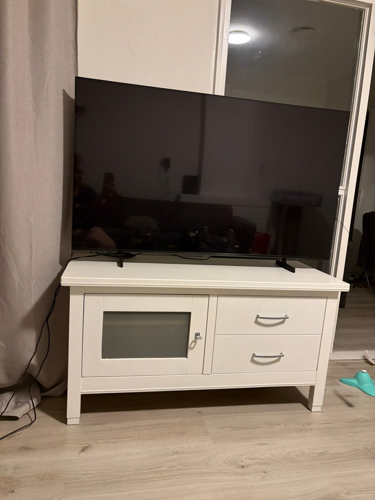 GRATIS Witte tv kast 140 cm, Ophalen, 25 tot 50 cm, 100 tot 150 cm, Minder dan 100 cm