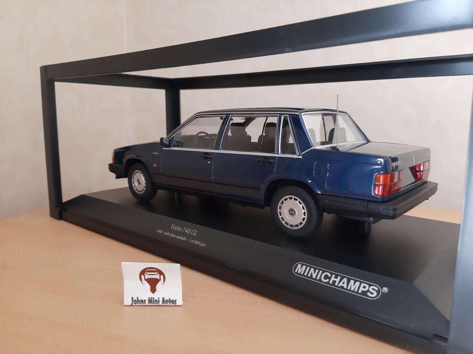 Volvo 740 GL 1986 Royal Blue Metallic van Minichamps 1:18, Minichamps, Auto, Nieuw, Ophalen of Verzenden