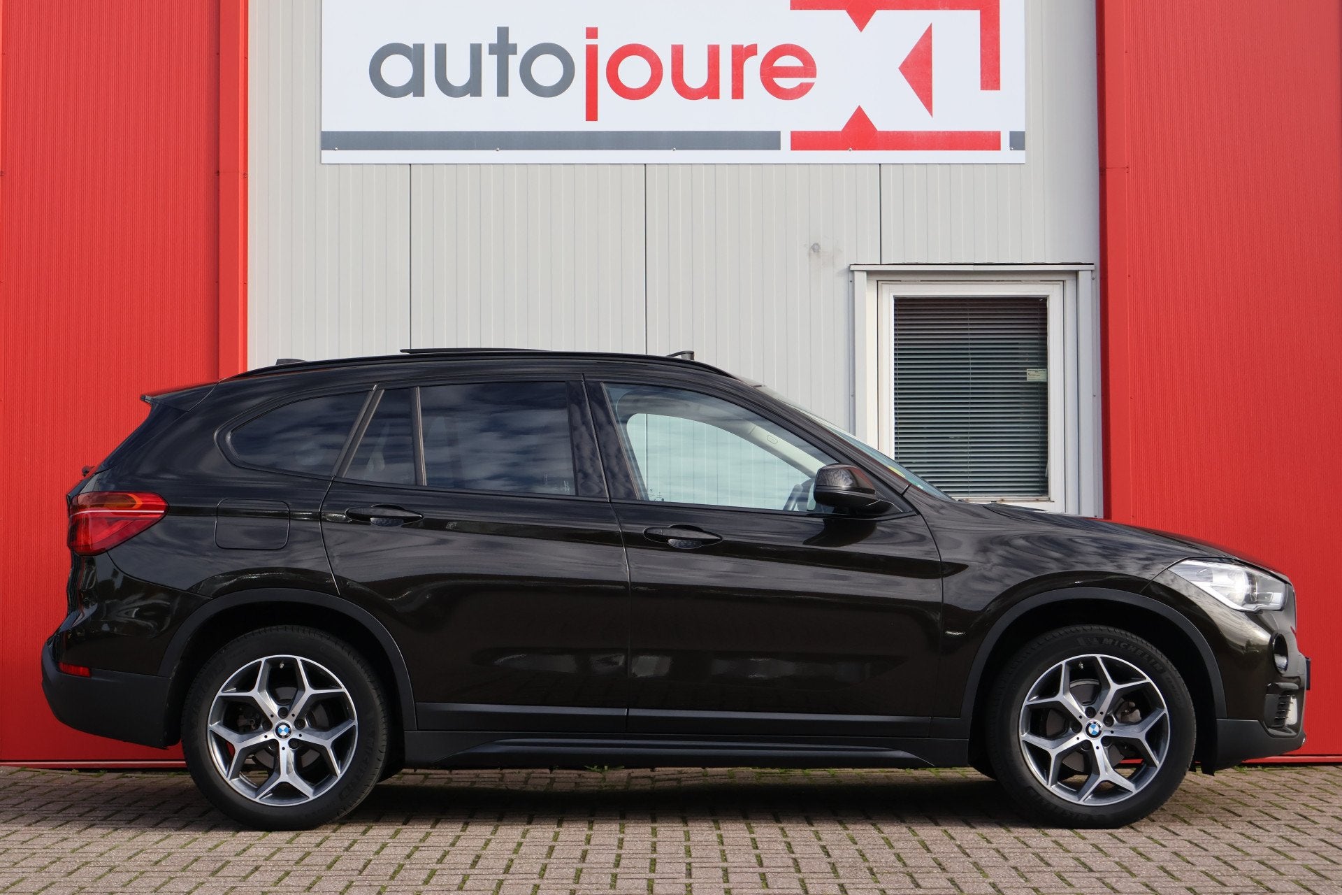 BMW X1 sDrive16d Centennial Executive (bj 2016), Verwarmde buitenspiegels, Gebruikt, Bruin, 116 pk