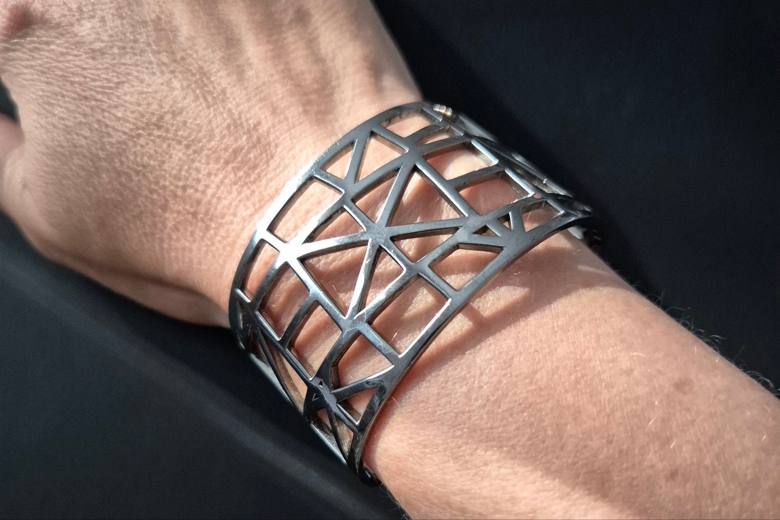 Kenzo Manchet Armband met Geometrisch Design, Sieraden, Tassen en Uiterlijk, Armbanden, Zo goed als nieuw, Ophalen of Verzenden