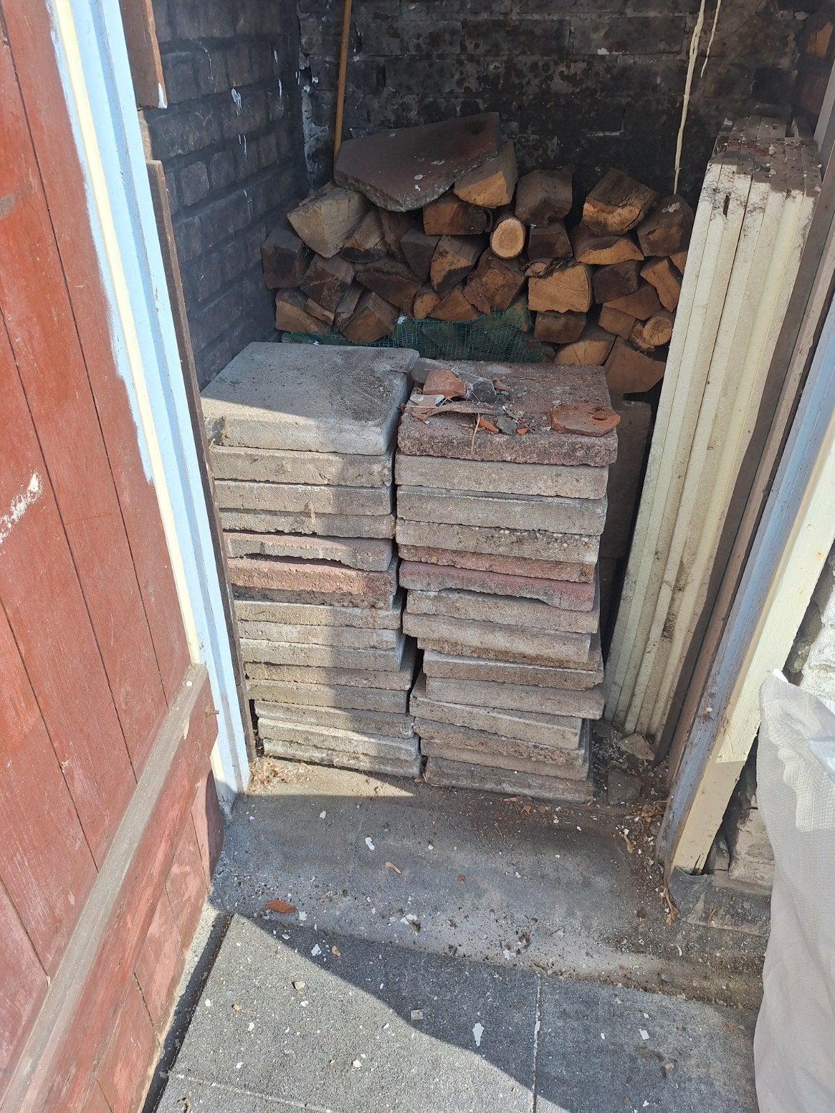Gratis gebruikte betonnen terrastegels (30X30) cm), Tuin en Terras, Ophalen, Gebruikt, Minder dan 5 m², Beton