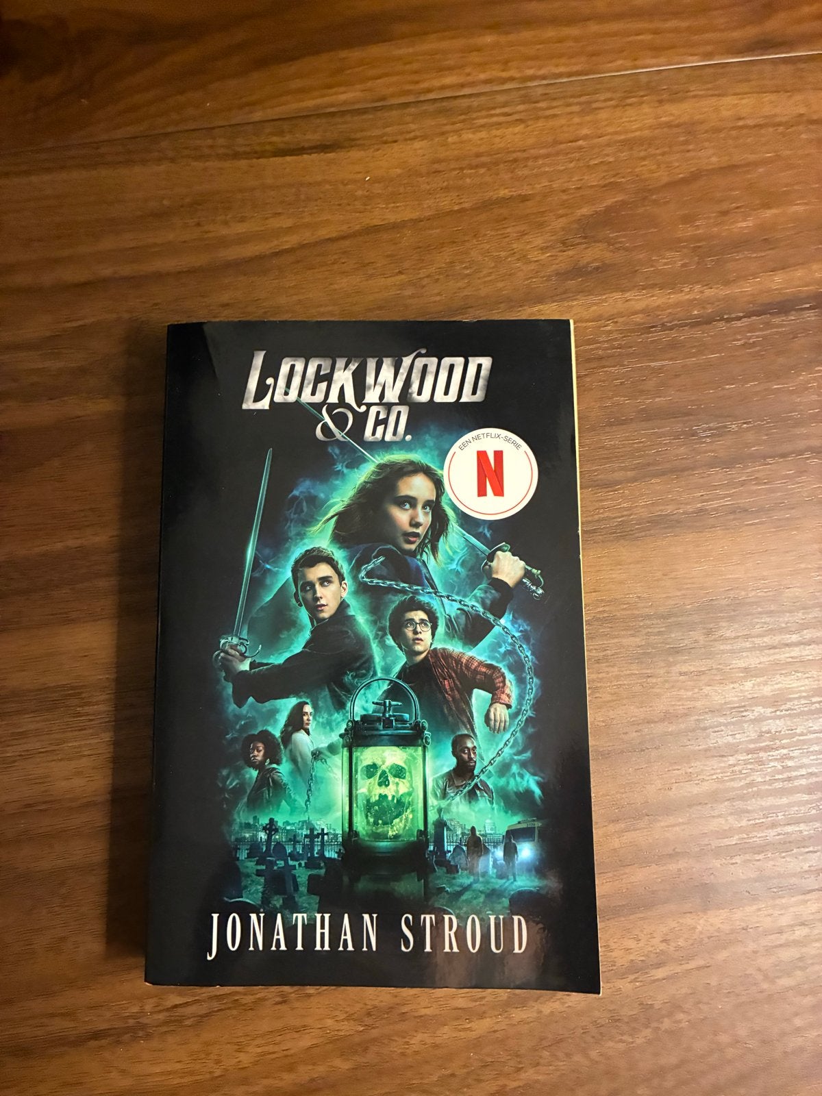 Lockwood & Co. - De Schreeuwende Schedel (Jonathan Stroud), Boeken, Ophalen of Verzenden, Gelezen