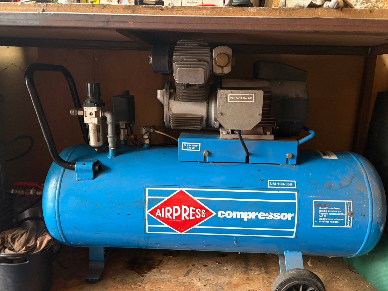 Compressor airpress LM 100-350, Doe-het-zelf en Verbouw, Compressors, Gebruikt, Ophalen of Verzenden, 200 tot 400 liter/min, Mobiel