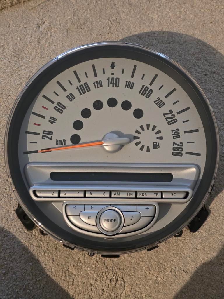 Mini One 2010 snelheidsmeter met radio-unit, Ophalen of Verzenden