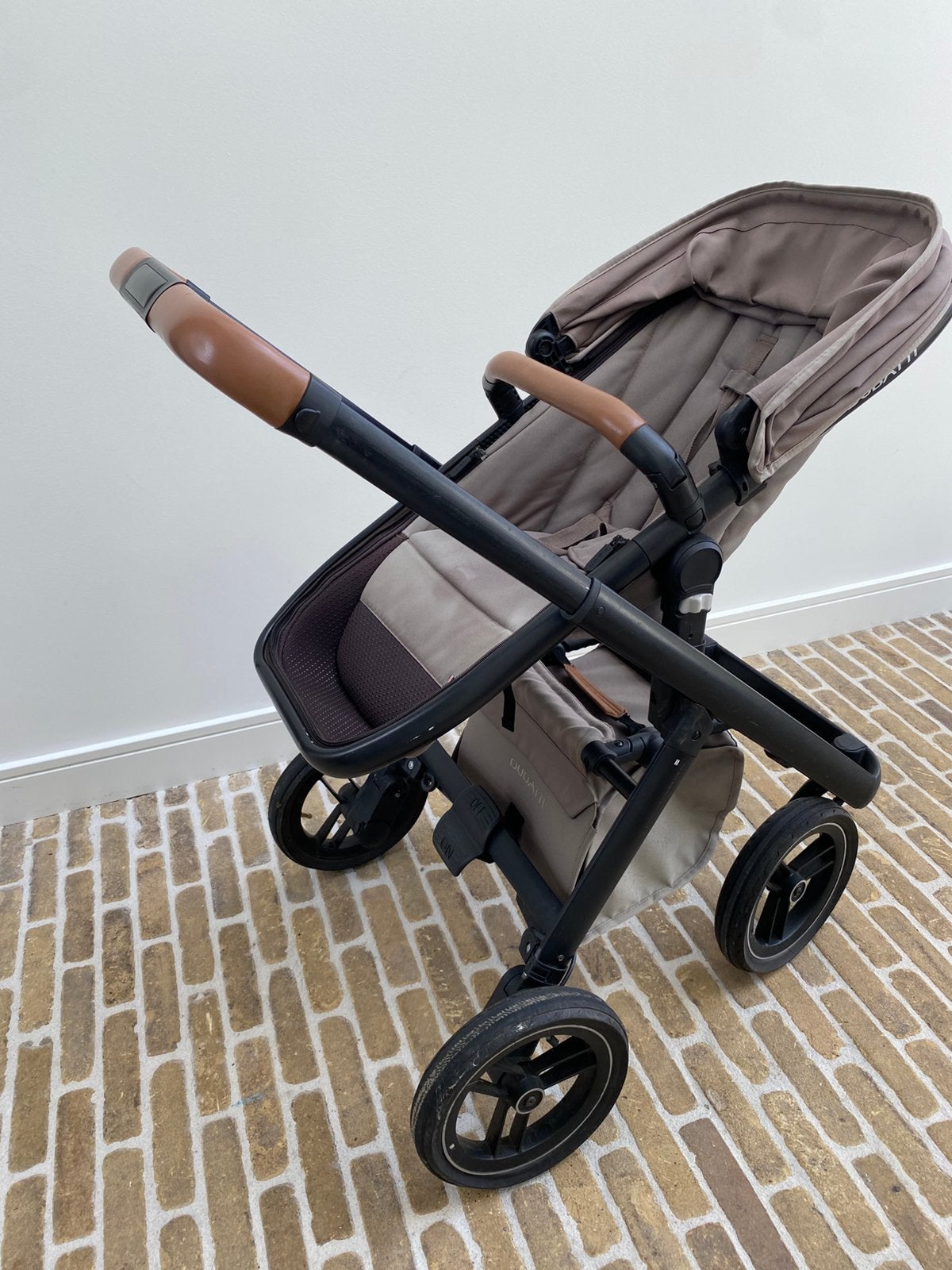 Complete Dubatti kinderwagen, Kinderen en Baby's, Kinderwagens en Combinaties, Luchtbanden, Zo goed als nieuw, Ophalen, Kinderwagen