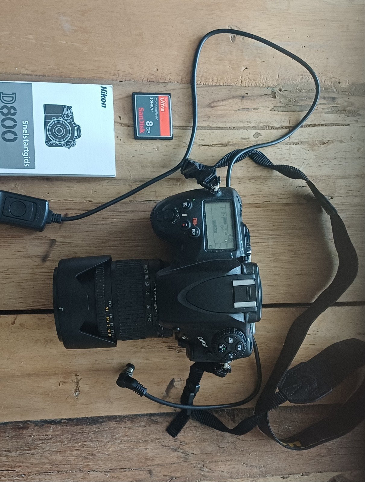 Nikon D800 spiegelreflexcamera met 28-200mm lens, Spiegelreflex, Handleiding, Zo goed als nieuw, Nikon