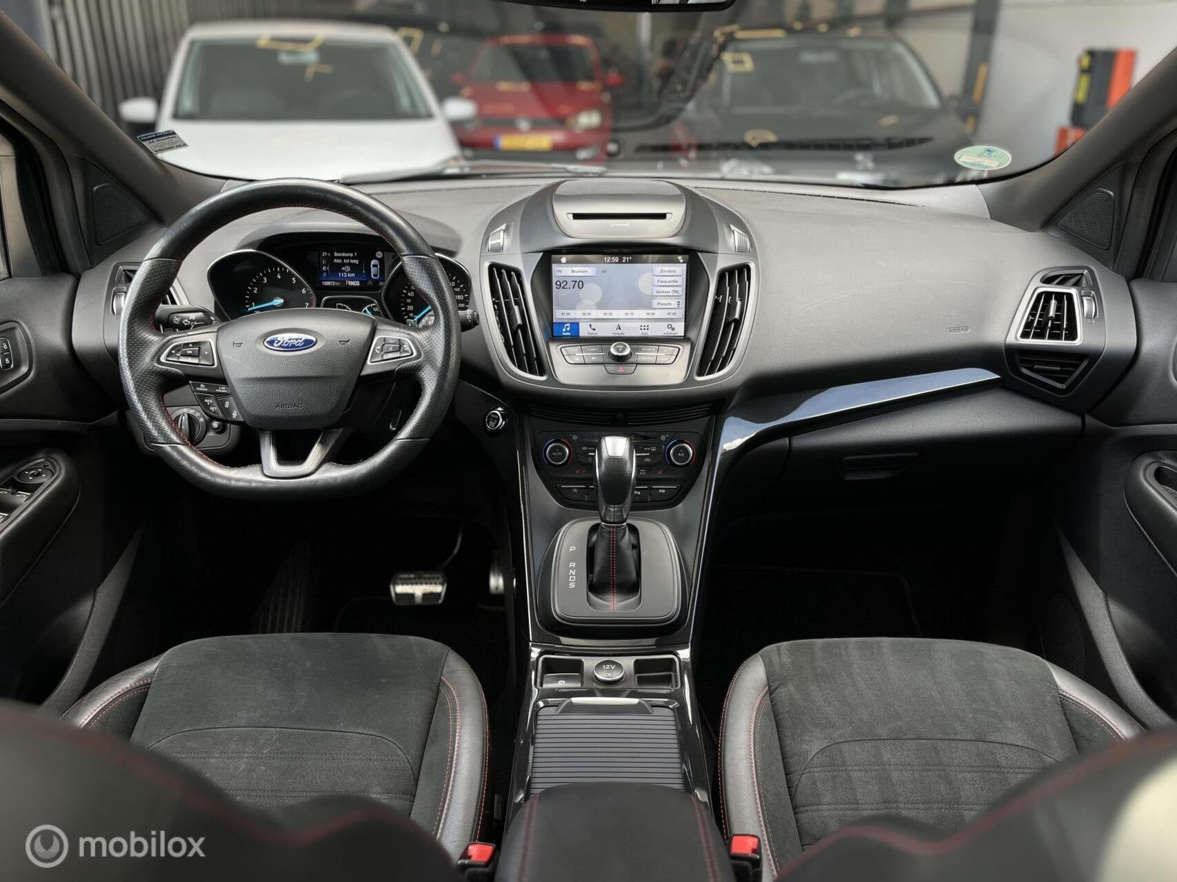 Ford Kuga 1.5 EcoBoost ST Line|Pano|Stoel/Stuurverw.|PDC|Cru, Auto's, Zwart, 4 cilinders, 150 pk, Alcantara