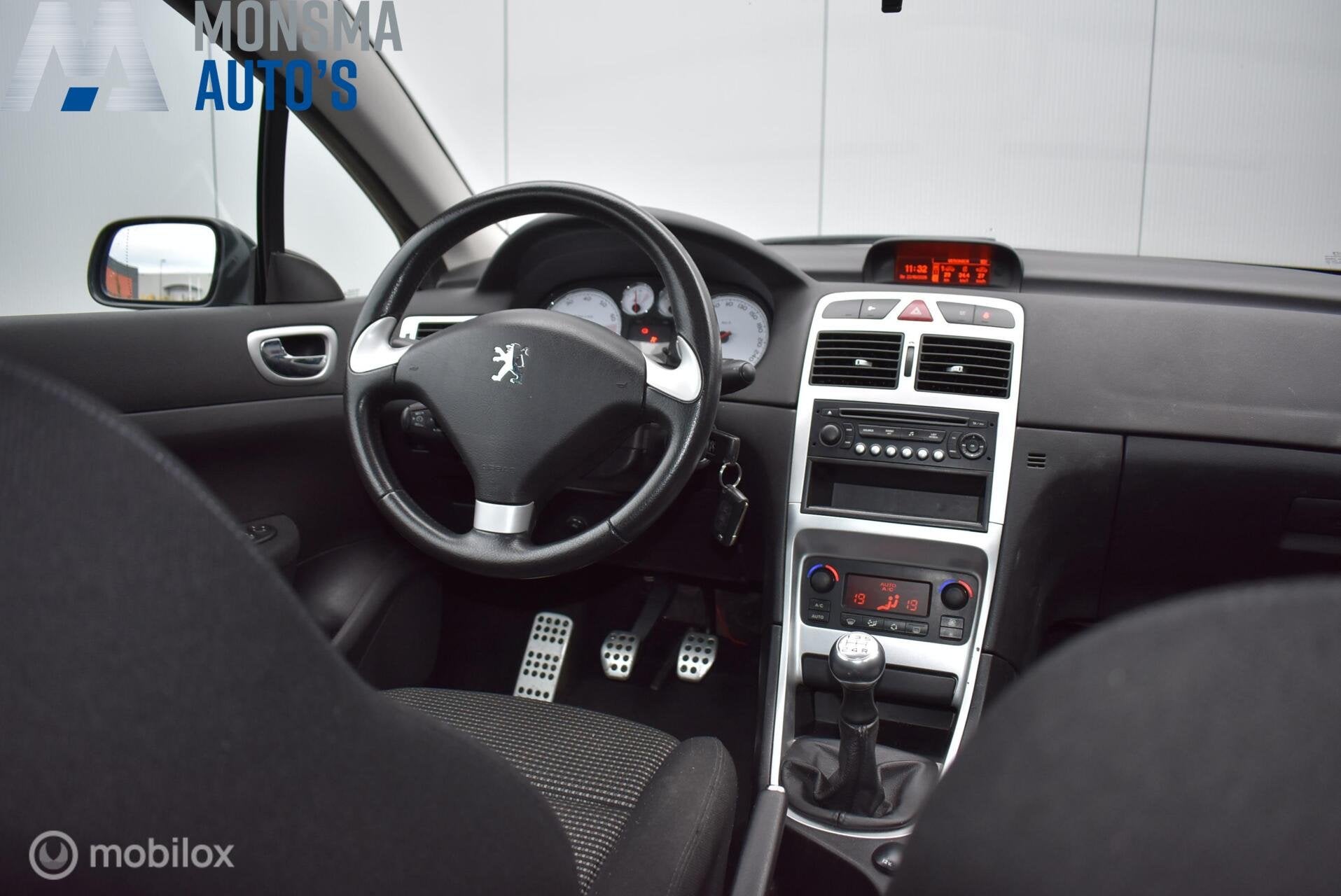 Peugeot 307 CC 1.6-16V *Inruilkoopje!* APK 07-2027, Auto's, Stof, Zwart, 4 cilinders, Cabriolet