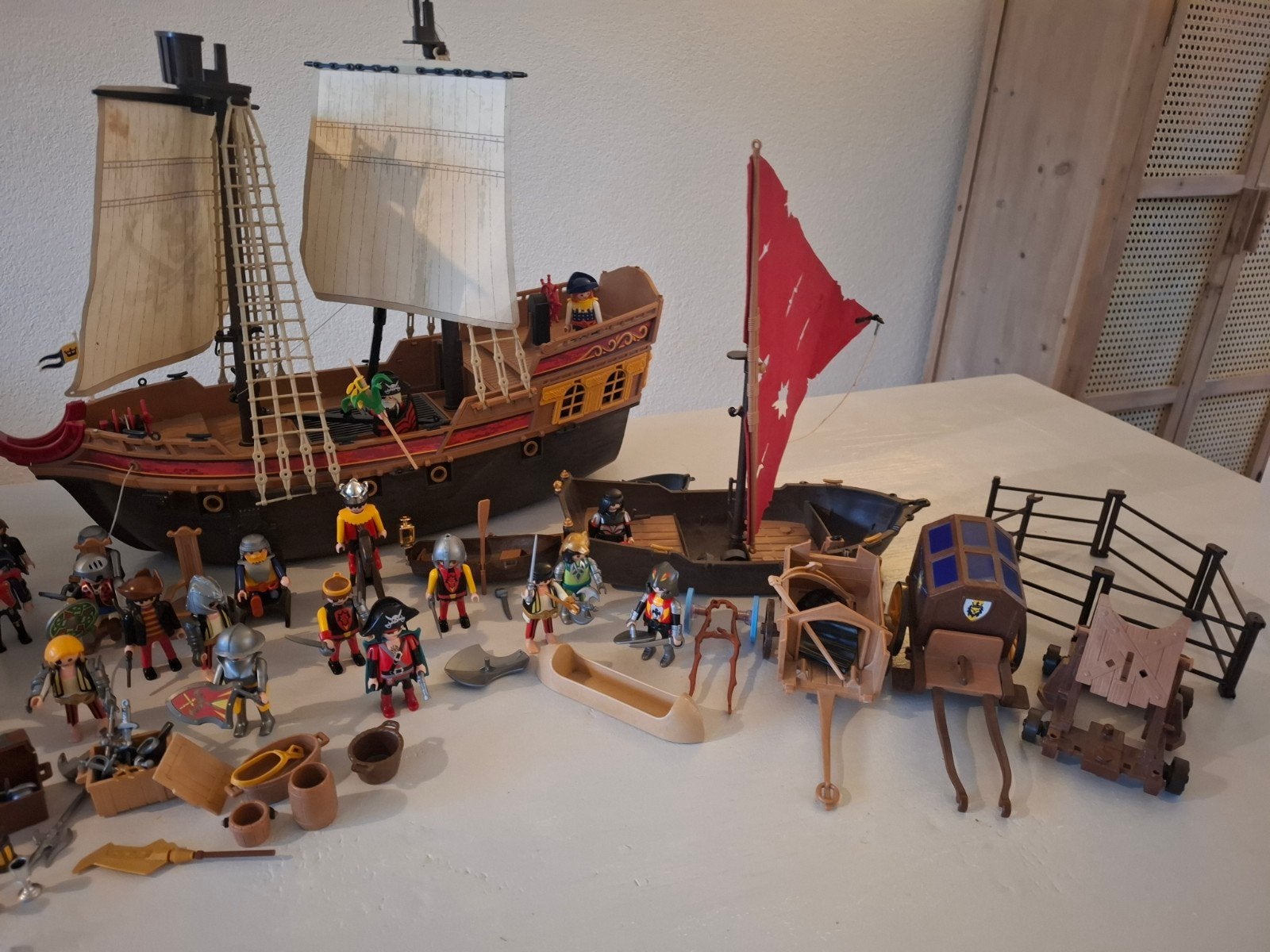 Foto 7 van Grote Playmobil set: Kasteel, schepen en veel figuren