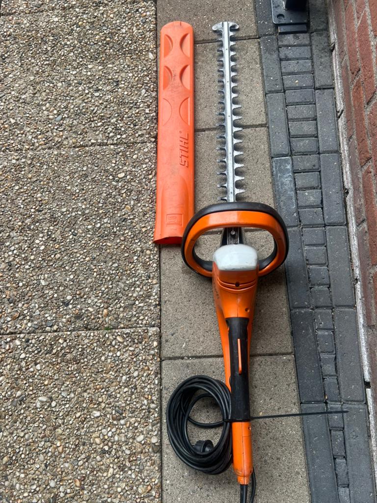 Heggenschaar Stihl  HSE. 71, Ophalen, Zo goed als nieuw, Elektrisch