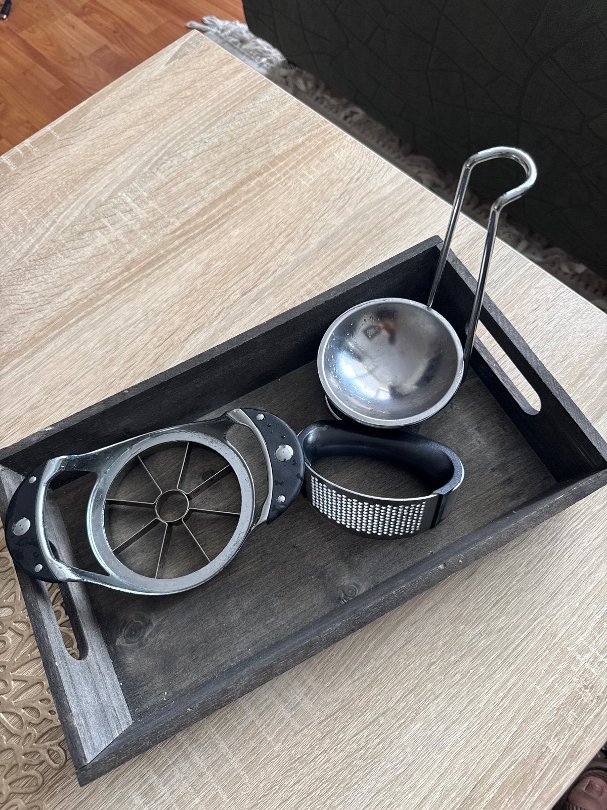 Keukenaccessoires set: appelsnijder, knoflookpers, pollepel, Zilver, Ophalen of Verzenden, Metaal, Overige merken