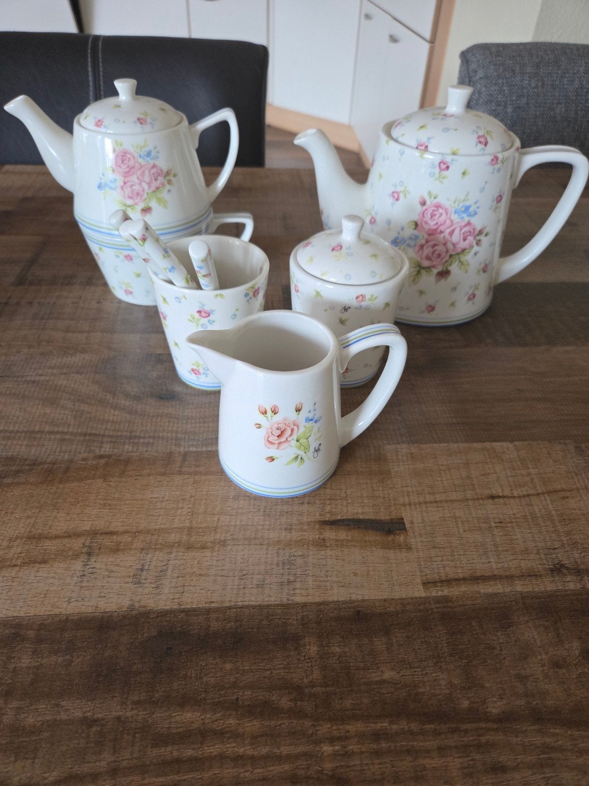 Douwe Egberts Jet by Ter Steege servies met rozenprint, Ophalen, Gebruikt, Landelijk/Boerenbont, Jet by Ter Steege
