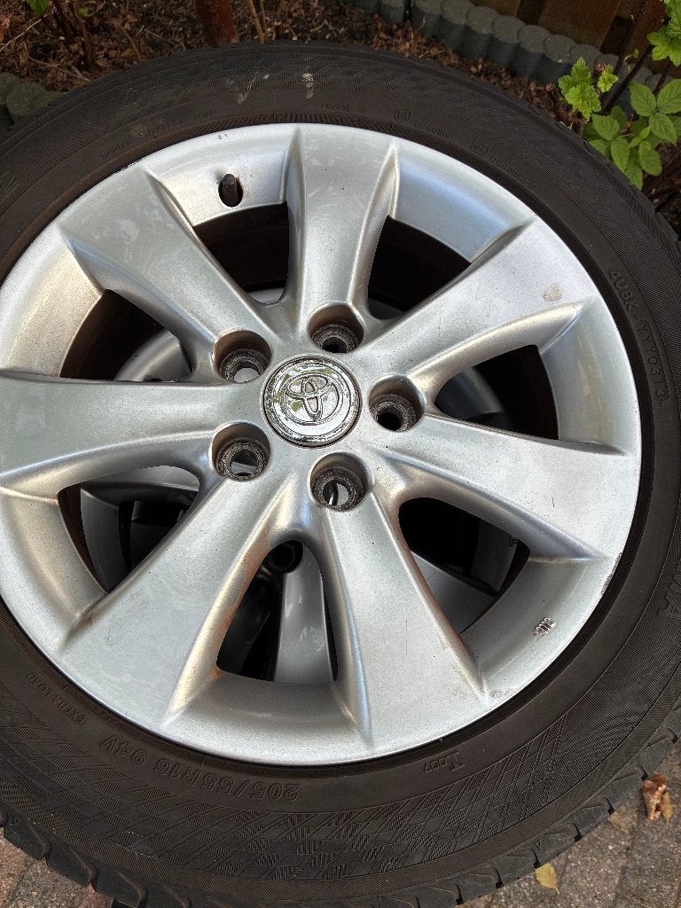 4 x Yokohama 205/55 R16 zomerbanden + Toyota velgen, Ophalen, Gebruikt, 16 inch, Banden en Velgen