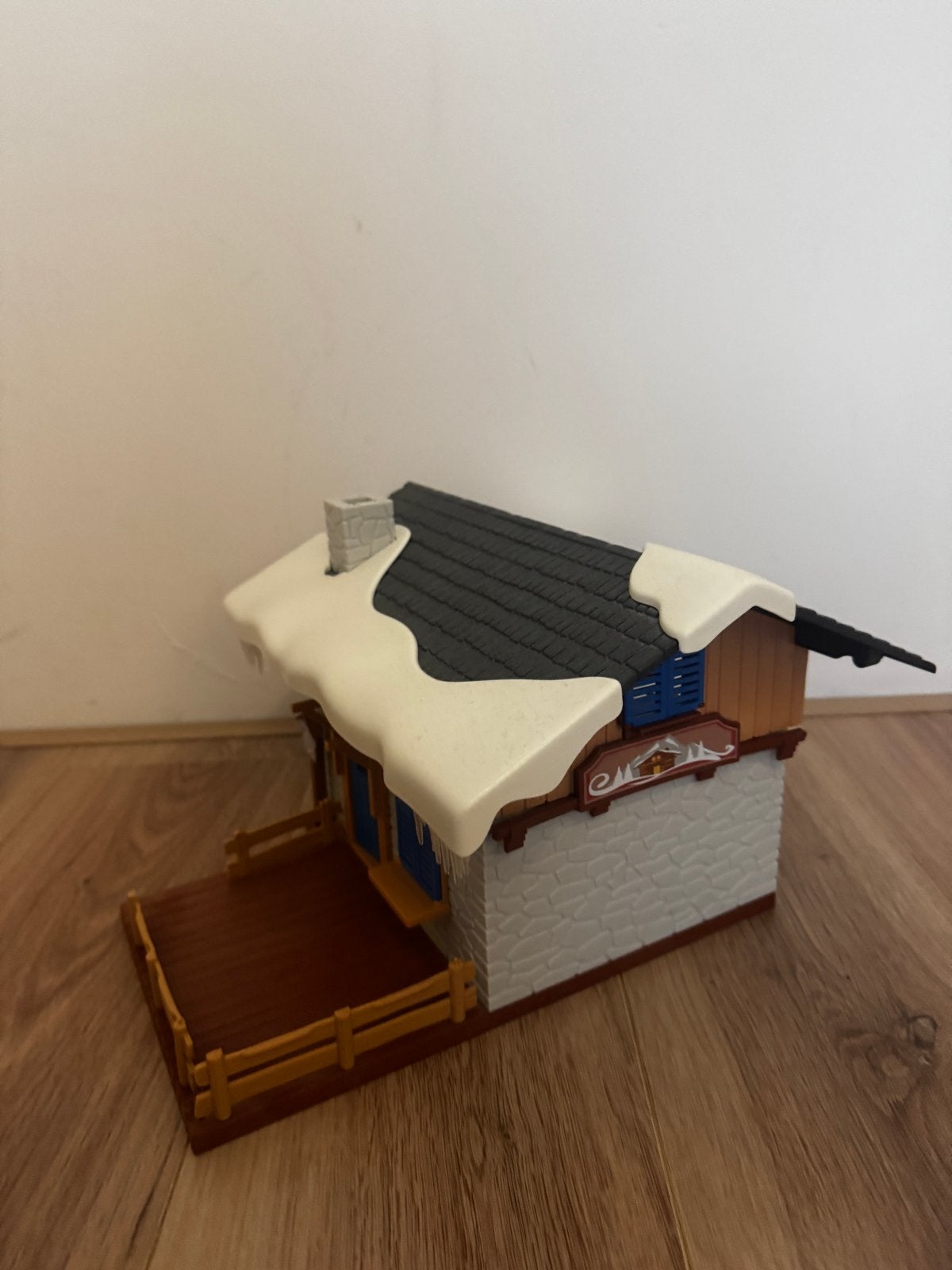 Playmobil Winter Chalet met accessoires, Ophalen of Verzenden, Zo goed als nieuw