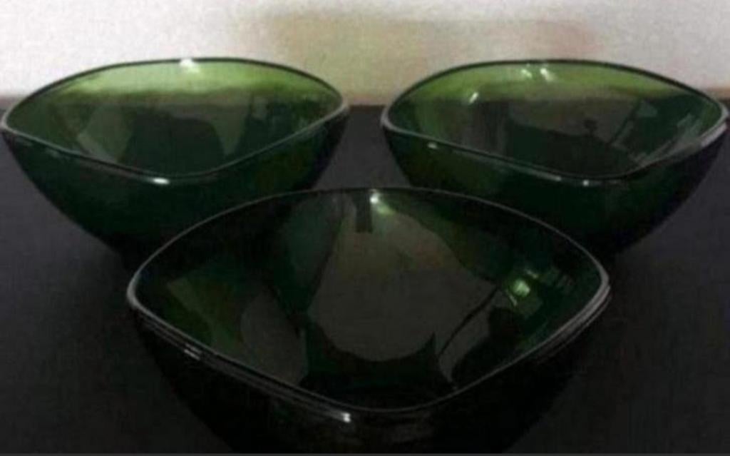 Drie groene Vereco schaaltjes, Ophalen of Verzenden, Overige stijlen, Glas, Schaal of Schalen