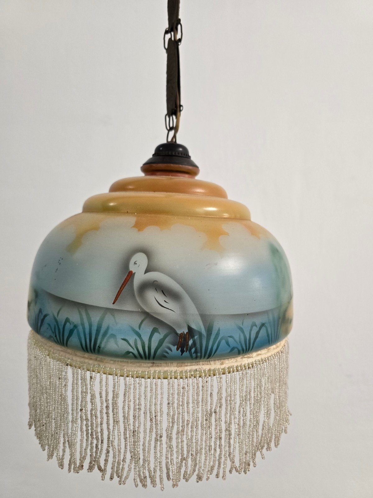Antieke hanglamp met handgeschilderde reiger en kralenrand, Ophalen of Verzenden