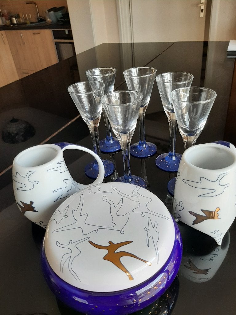 Artihove, 6 likeurglaasjes, bonbonnière, 2 mokken ONGEBRUIKT, Verzamelen, Ophalen of Verzenden, Zo goed als nieuw, Porselein, Overige typen