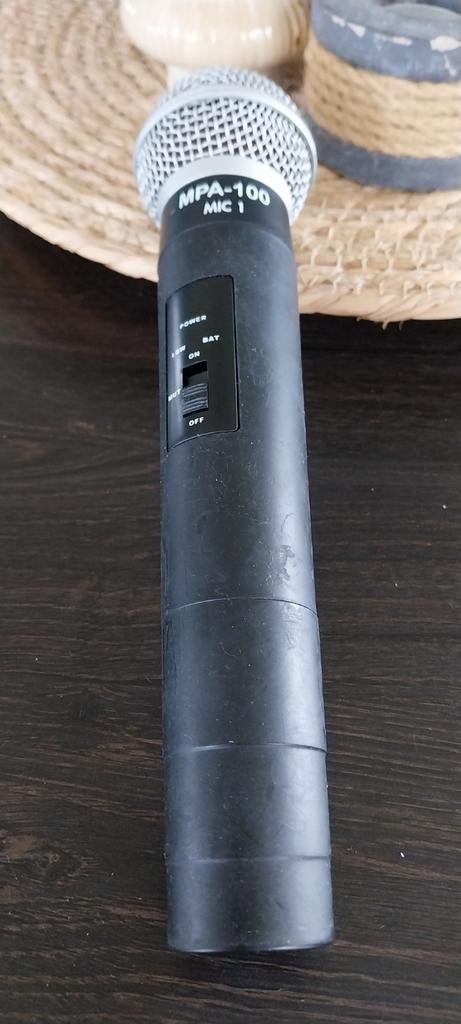 Alecto MPA-100 Draadloze Microfoon - Zo goed als nieuw, Muziek en Instrumenten, Ophalen of Verzenden, Zo goed als nieuw, Zangmicrofoon