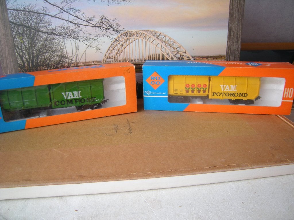 2 zeer mooie roco wagons, Hobby en Vrije tijd, Modeltreinen | H0, Wisselstroom, Ophalen of Verzenden, Roco, Nieuw