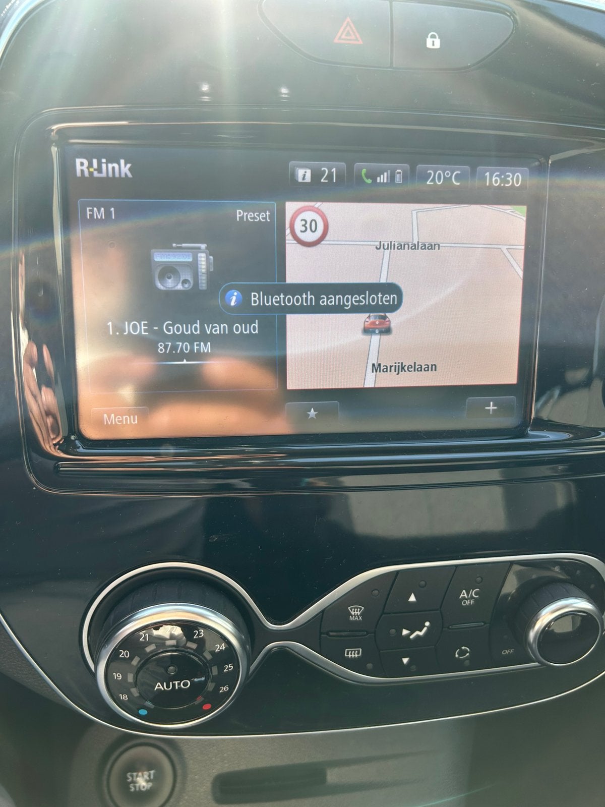 Renault Captur radio navigatie, Auto diversen, Ophalen, Zo goed als nieuw