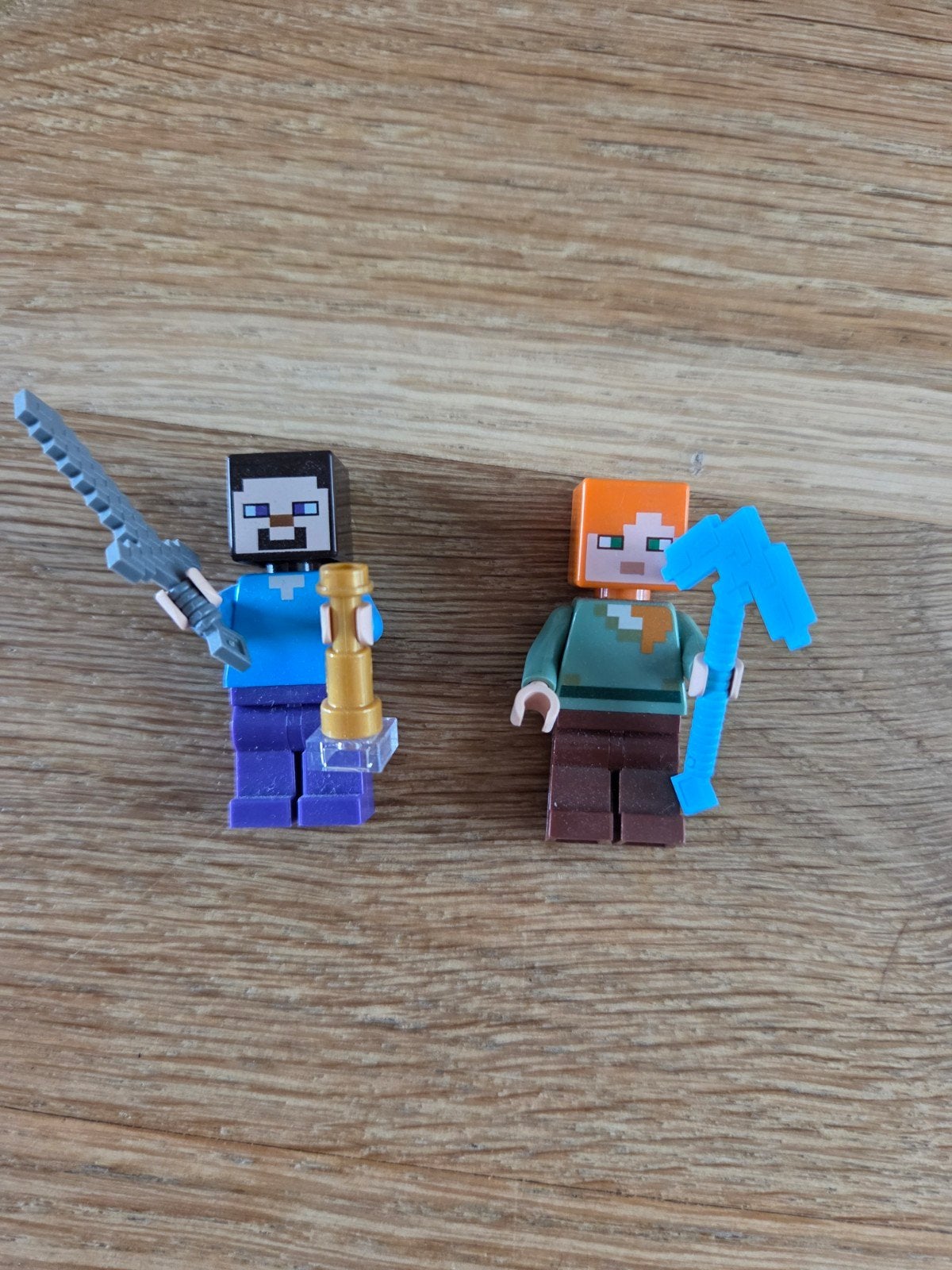 Lego Minecraft Steve en Alex figuren met accessoires, Ophalen of Verzenden, Zo goed als nieuw