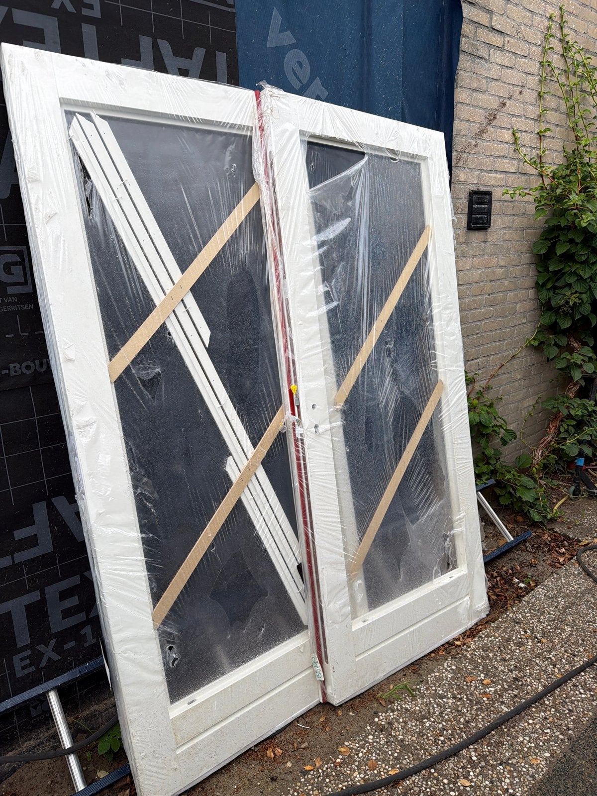 Nieuwe openslaande tuindeuren 2x92x212 met 3-puntssluiting, 120 cm of meer, Nieuw, Ophalen of Verzenden, Buitendeur