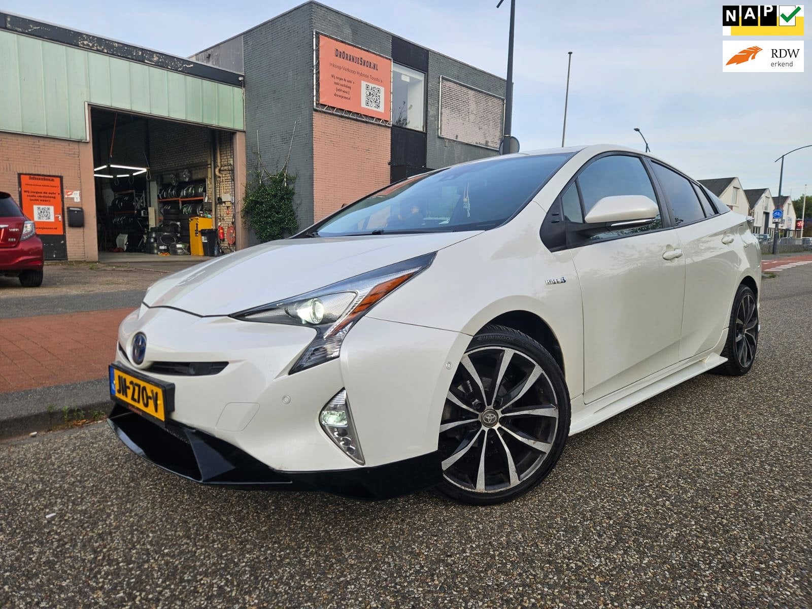 Toyota Prius 1.8 Executive GARANTIE, Auto's, Euro 6, Wit, Bedrijf, 725 kg