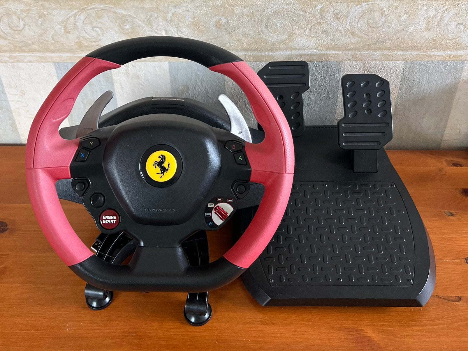 Thrustmaster Ferrari 458 Spider, Ophalen of Verzenden, Zo goed als nieuw, Stuurtje of Sportattribuut, Xbox Original