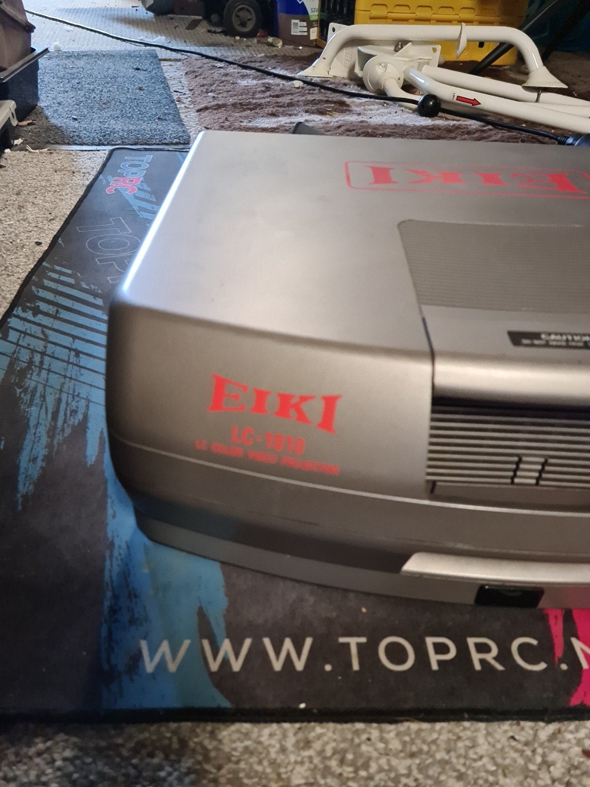 BEAMER EIKI LC-1810 LC Color Video Projector - Gebruikt, Ophalen