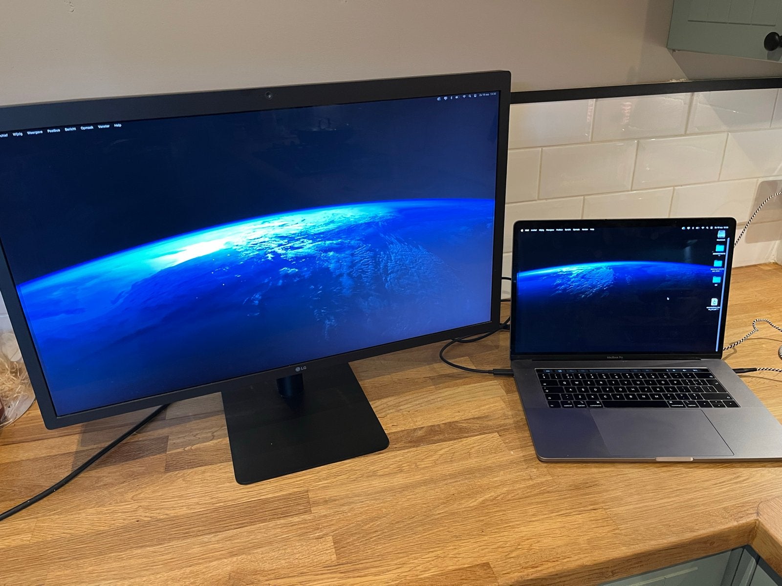 LG UltraFine 5k-monitor (Apple), Computers en Software, Gebruikt, IPS, Ingebouwde speakers, Overige resoluties
