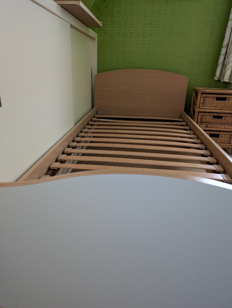 Complete slaapkamer, Bed, Bureau, Kast, i.z.g.st. Kom kijken, Huis en Inrichting, Ophalen, Zo goed als nieuw, Eenpersoons
