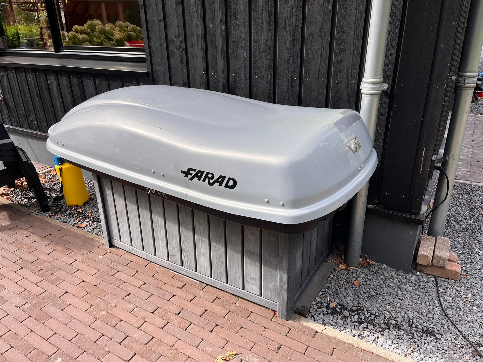 Grote dakkoffer FARAD inclusief 2 soorten dakrails, Ophalen, Zo goed als nieuw