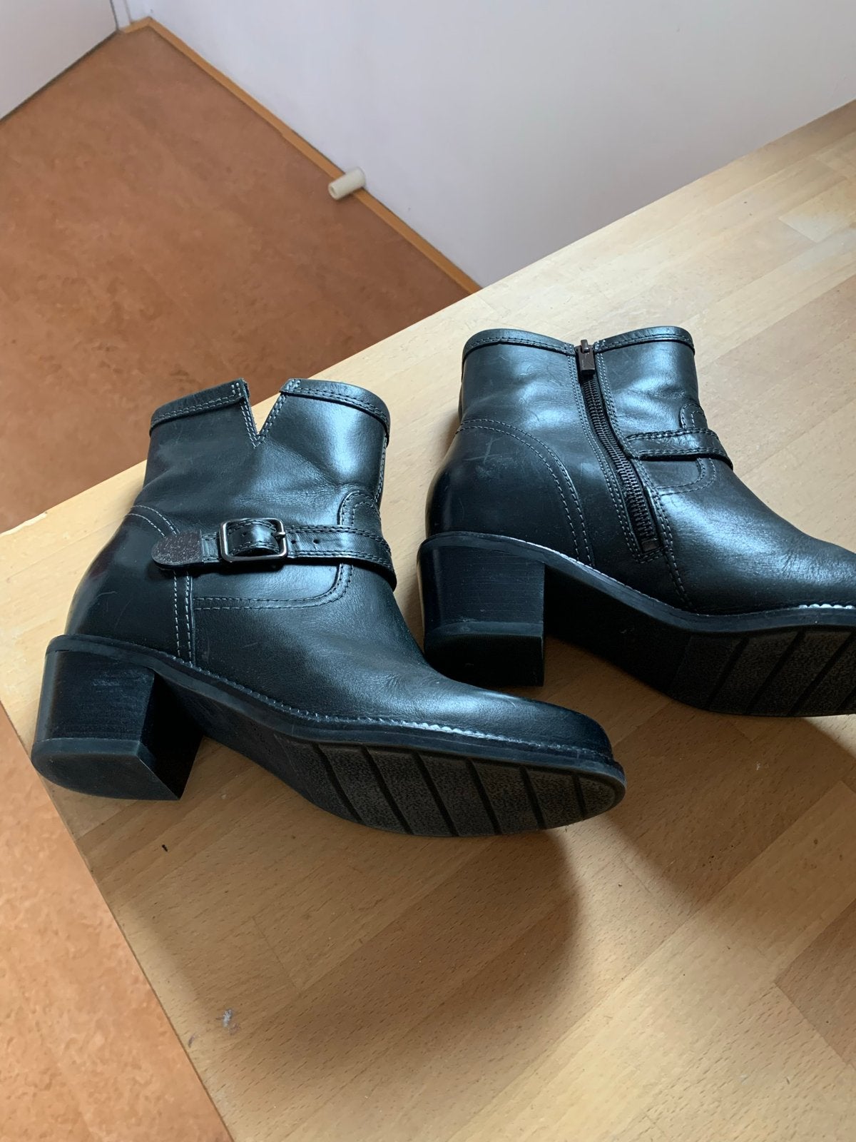Hush Puppies Zwarte Leren Enkellaarzen Maat 38, Kleding | Dames, Ophalen of Verzenden, Zo goed als nieuw, Zwart, Lage of Enkellaarzen
