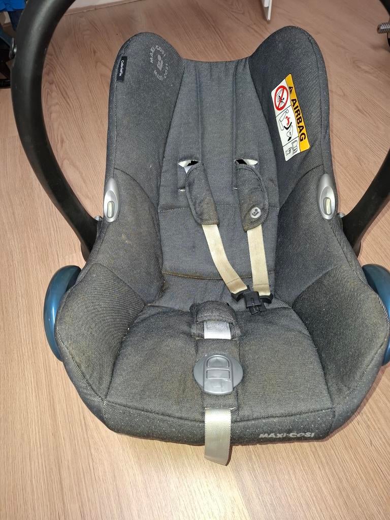 Maxi Cosi set met FamilyFix, adapters en accessoires, Ophalen of Verzenden