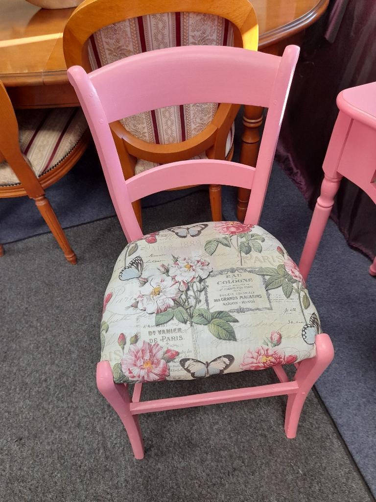 Brocante stoeltje, Antiek en Kunst, Antiek | Meubels | Stoelen en Banken, Ophalen of Verzenden