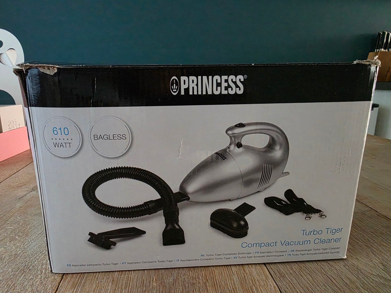 Princess Turbo Tiger Compacte Stofzuiger 610W - Bagless, Gebruikt, Ophalen of Verzenden, Sledestofzuiger, Minder dan 1200 watt