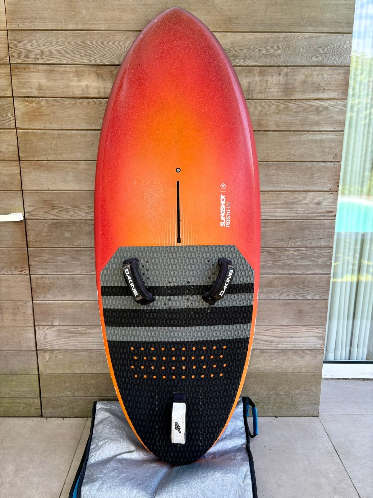 Slingshot windfoil freestyle 115L, Ophalen, Zo goed als nieuw, Plank
