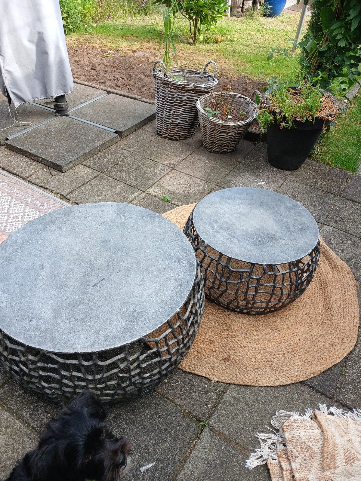 Set van 2 ronde salontafels - industrieel design, Tuin en Terras, Ophalen of Verzenden, Gebruikt, Rond, Metaal